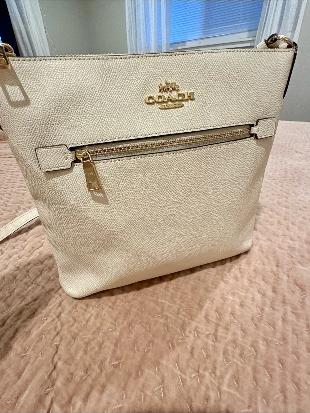 Coach Cream Leather Crossbody with Top Zip Great Condition